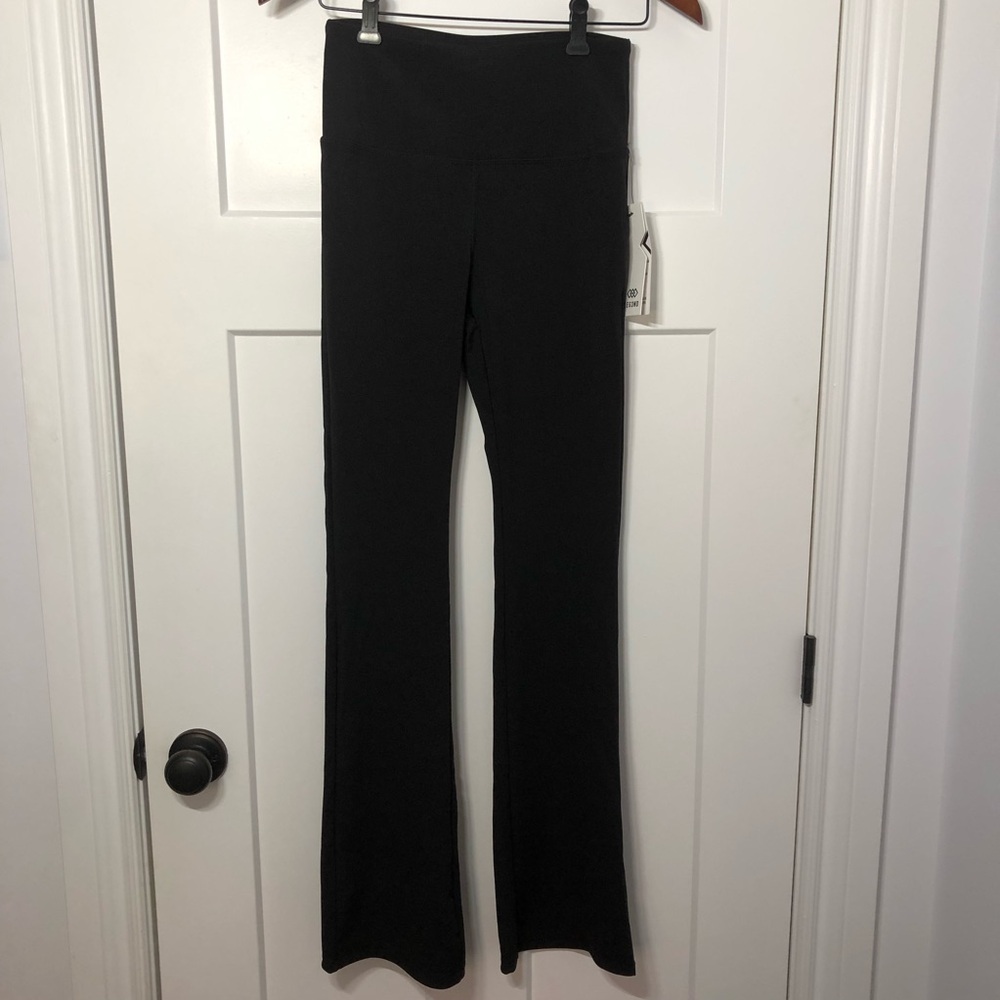 Leg3nd Yoga Pants Women Flare Leg Small Black Workout Gym Athleisure Activewear